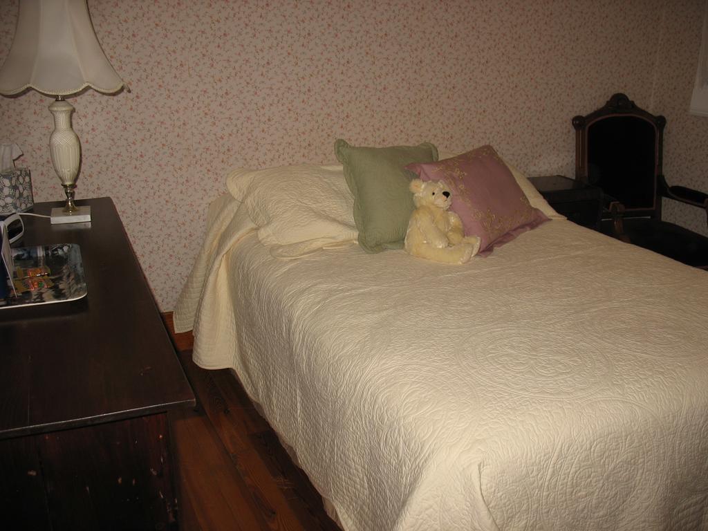 Hugging Bear Inn Bellows Falls Εξωτερικό φωτογραφία