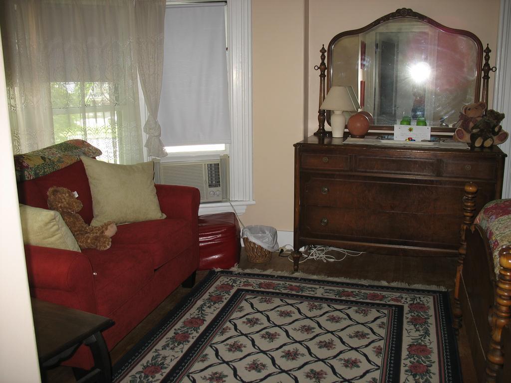 Hugging Bear Inn Bellows Falls Εξωτερικό φωτογραφία